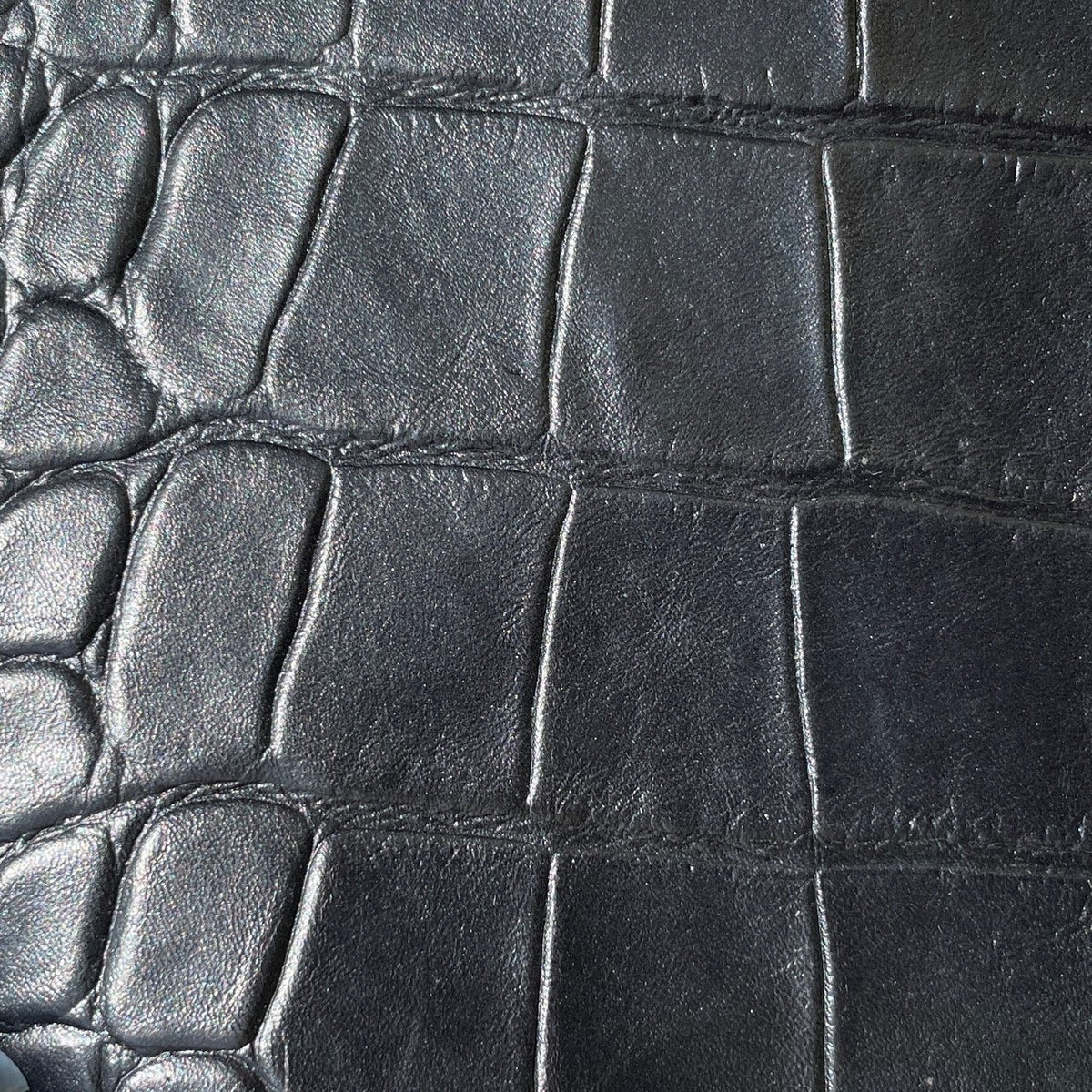 Crocodile Print Calf Skin | Black Matte | 0.8mm | 10-13 sq.ft | from $105 ea.